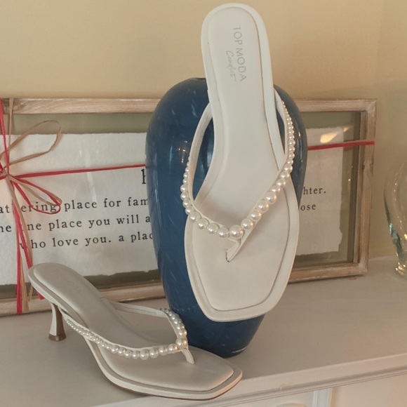 TOP Moda Pearl-Trim White Slide Sandals - Picture 3 of 9